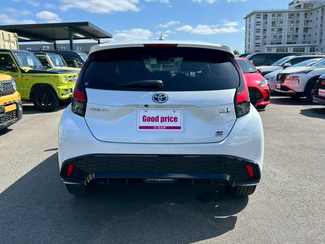 アクア ＧＲスポーツ　セーフティセンス／純正１０．５インチＤＡ＋ナビ／パノラミックビューモニター／シートヒーター／ステアリングヒーター／ＢＳＭ／ＥＴＣ２．０／ドラレコ付き自動防眩ミラー／純正１７インチＡＷ（5枚目）