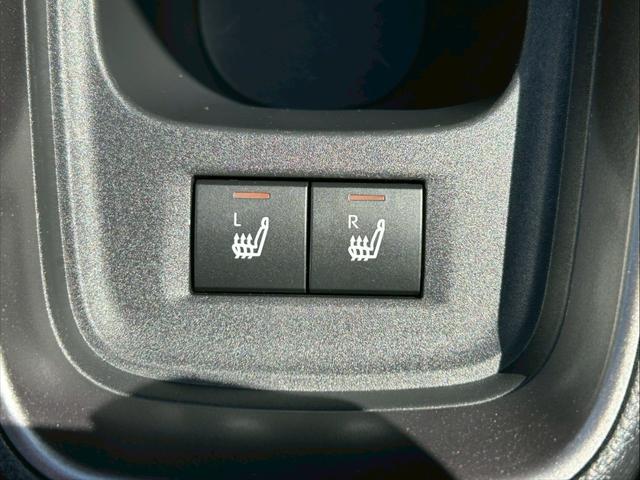 アクア ＧＲスポーツ　セーフティセンス／純正１０．５インチＤＡ＋ナビ／パノラミックビューモニター／シートヒーター／ステアリングヒーター／ＢＳＭ／ＥＴＣ２．０／ドラレコ付き自動防眩ミラー／純正１７インチＡＷ（26枚目）