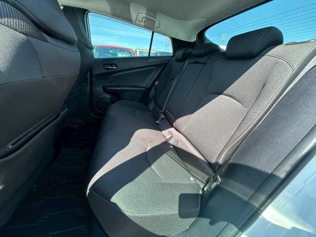 プリウス Ｓ　後期型／セーフティセンス／社外ナビ／バックカメラ／ＬＥＤヘッドランプ／ＥＴＣ／レーダークルーズコントロール／禁煙車（15枚目）