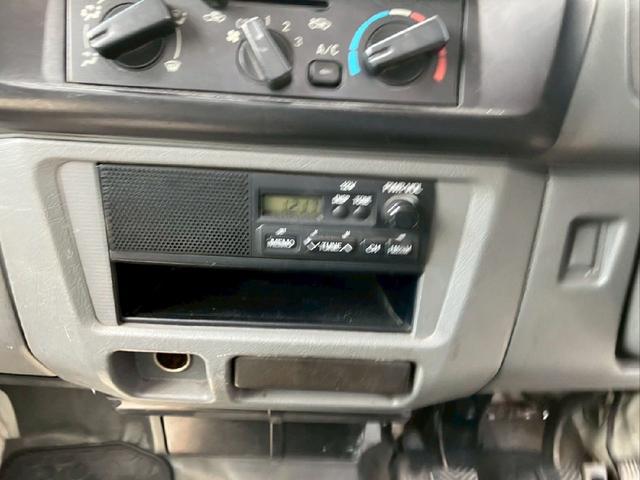 クリッパートラック 　ＭＴ　アルミホイール　エアコン（3枚目）