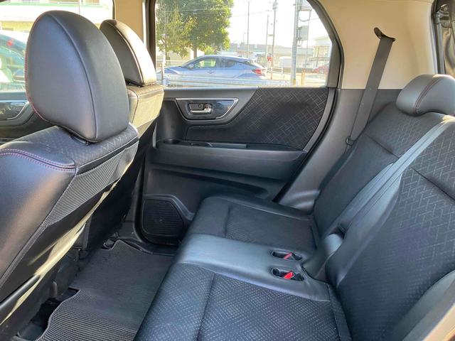 Ｎ－ＷＧＮカスタム Ｇ・ターボパッケージ　バックカメラ　ナビ　ＴＶ　オートクルーズコントロール　衝突被害軽減システム　ＨＩＤ　スマートキー　アイドリングストップ　電動格納ミラー　ベンチシート　ＣＶＴ　盗難防止システム　ＡＢＳ　ＥＳＣ　ＣＤ（11枚目）