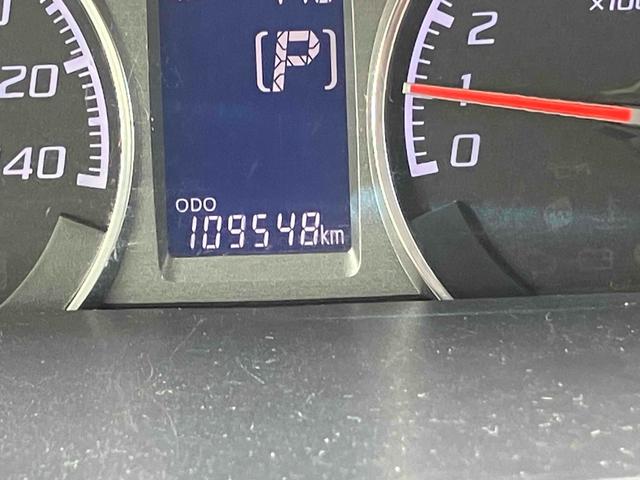 ステラ カスタムＲリミテッド　ドライブレコーダー　バックカメラ　ＨＩＤ　スマートキー　アイドリングストップ　電動格納ミラー　ベンチシート　ＣＶＴ　盗難防止システム　ＡＢＳ　ミュージックプレイヤー接続可　アルミホイール（6枚目）