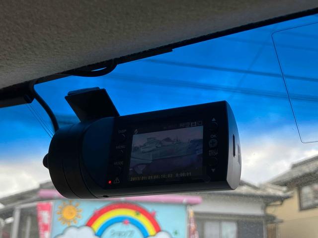 ステラ カスタムＲリミテッド　ドライブレコーダー　バックカメラ　ＨＩＤ　スマートキー　アイドリングストップ　電動格納ミラー　ベンチシート　ＣＶＴ　盗難防止システム　ＡＢＳ　ミュージックプレイヤー接続可　アルミホイール（9枚目）