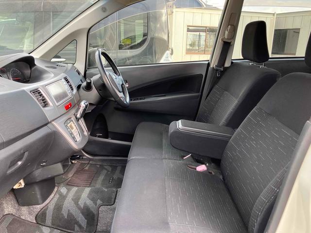 ステラ カスタムＲリミテッド　ドライブレコーダー　バックカメラ　ＨＩＤ　スマートキー　アイドリングストップ　電動格納ミラー　ベンチシート　ＣＶＴ　盗難防止システム　ＡＢＳ　ミュージックプレイヤー接続可　アルミホイール（32枚目）