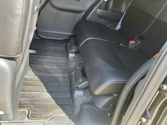 タント カスタムＲＳ　トップエディションＳＡＩＩ　ＥＴＣ　バックカメラ　両側電動スライドドア　ナビ　ＴＶ　衝突被害軽減システム　オートマチックハイビーム　ＬＥＤヘッドランプ　スマートキー　アイドリングストップ　電動格納ミラー　ベンチシート　ターボ（30枚目）