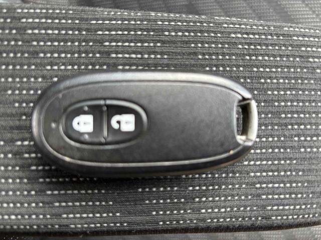 ワゴンＲ 　スマートキー　アイドリングストップ　電動格納ミラー　シートヒーター　ベンチシート　ＣＶＴ　ＣＤ　ミュージックプレイヤー接続可　アルミホイール　エアコン　パワーステアリング　パワーウィンドウ（10枚目）