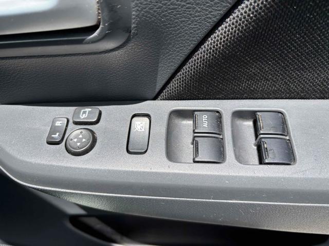ワゴンＲ 　スマートキー　アイドリングストップ　電動格納ミラー　シートヒーター　ベンチシート　ＣＶＴ　ＣＤ　ミュージックプレイヤー接続可　アルミホイール　エアコン　パワーステアリング　パワーウィンドウ（11枚目）