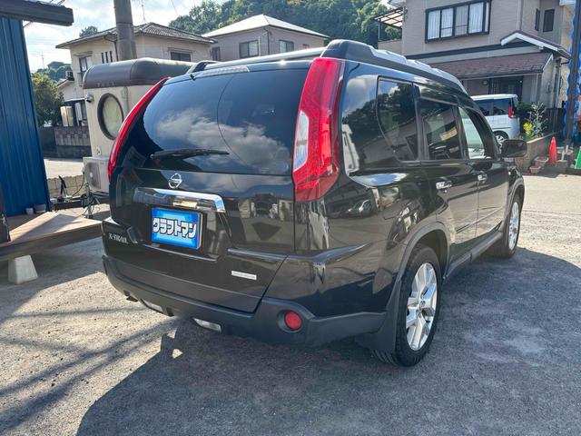 エクストレイル ２０Ｘｔ　４ＷＤ　ＥＴＣ　バックカメラ　ＴＶ　アルミホイール　スマートキー　電動格納ミラー　シートヒーター　ＣＶＴ　盗難防止システム　衝突安全ボディ　ＡＢＳ　ＥＳＣ　エアコン　パワーステアリング（5枚目）
