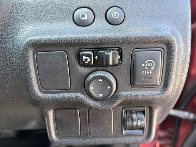 ノート Ｘ　ＤＩＧ－Ｓ　ＥＴＣ　ＴＶ　アルミホイール　スマートキー　アイドリングストップ　電動格納ミラー　ＣＶＴ　盗難防止システム　衝突安全ボディ　ＡＢＳ　ミュージックプレイヤー接続可　エアコン　パワーステアリング（13枚目）