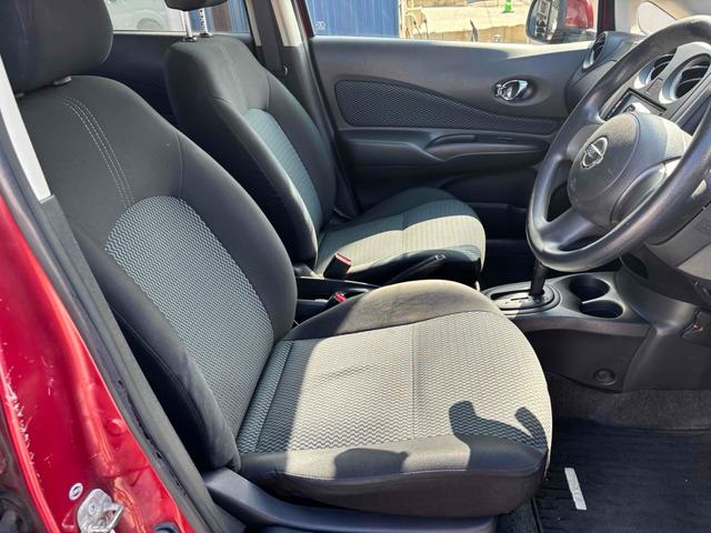 ノート Ｘ　ＤＩＧ－Ｓ　ＥＴＣ　ＴＶ　アルミホイール　スマートキー　アイドリングストップ　電動格納ミラー　ＣＶＴ　盗難防止システム　衝突安全ボディ　ＡＢＳ　ミュージックプレイヤー接続可　エアコン　パワーステアリング（19枚目）
