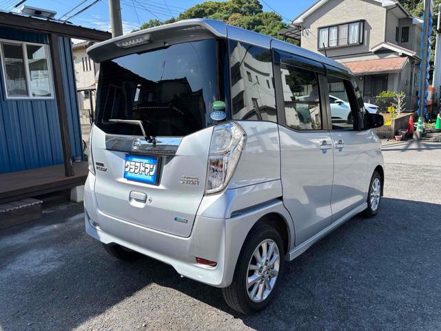 デイズルークス  ETC バックカメラ サイドカメラ 両側スライド・片側電動 スマートキー アイドリングストップ 電動格納ミラー ベンチシート CVT アルミホイール エアコン パワーウィンドウ 運転席エアバッグ(5枚目)