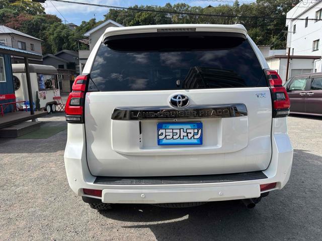 ランドクルーザープラド ＴＸ　Ｌパッケージ　７０ｔｈアニバーサリーリミテッド　４ＷＤ　ドライブレコーダー　ＥＴＣ　バックカメラ　クリアランスソナー　オートクルーズコントロール　パワーシート　衝突被害軽減システム　サンルーフ　ＴＶ　オートマチックハイビーム　ＬＥＤヘッドランプ（6枚目）
