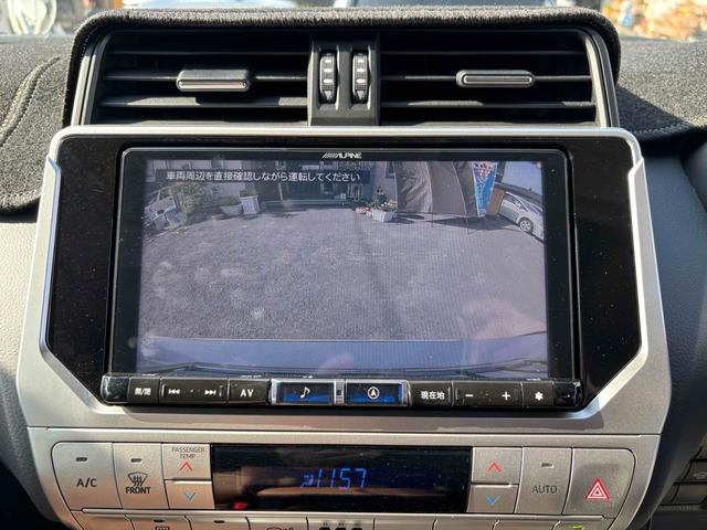 ランドクルーザープラド ＴＸ　Ｌパッケージ　７０ｔｈアニバーサリーリミテッド　４ＷＤ　ドライブレコーダー　ＥＴＣ　バックカメラ　クリアランスソナー　オートクルーズコントロール　パワーシート　衝突被害軽減システム　サンルーフ　ＴＶ　オートマチックハイビーム　ＬＥＤヘッドランプ（12枚目）