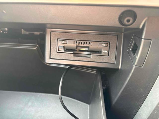 ランドクルーザープラド ＴＸ　Ｌパッケージ　７０ｔｈアニバーサリーリミテッド　４ＷＤ　ドライブレコーダー　ＥＴＣ　バックカメラ　クリアランスソナー　オートクルーズコントロール　パワーシート　衝突被害軽減システム　サンルーフ　ＴＶ　オートマチックハイビーム　ＬＥＤヘッドランプ（14枚目）