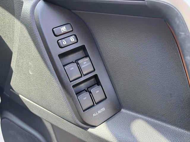 ランドクルーザープラド ＴＸ　Ｌパッケージ　７０ｔｈアニバーサリーリミテッド　４ＷＤ　ドライブレコーダー　ＥＴＣ　バックカメラ　クリアランスソナー　オートクルーズコントロール　パワーシート　衝突被害軽減システム　サンルーフ　ＴＶ　オートマチックハイビーム　ＬＥＤヘッドランプ（15枚目）