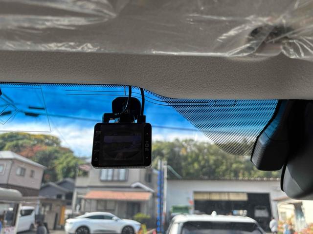 ランドクルーザープラド ＴＸ　Ｌパッケージ　７０ｔｈアニバーサリーリミテッド　４ＷＤ　ドライブレコーダー　ＥＴＣ　バックカメラ　クリアランスソナー　オートクルーズコントロール　パワーシート　衝突被害軽減システム　サンルーフ　ＴＶ　オートマチックハイビーム　ＬＥＤヘッドランプ（20枚目）