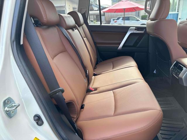 ランドクルーザープラド ＴＸ　Ｌパッケージ　７０ｔｈアニバーサリーリミテッド　４ＷＤ　ドライブレコーダー　ＥＴＣ　バックカメラ　クリアランスソナー　オートクルーズコントロール　パワーシート　衝突被害軽減システム　サンルーフ　ＴＶ　オートマチックハイビーム　ＬＥＤヘッドランプ（30枚目）