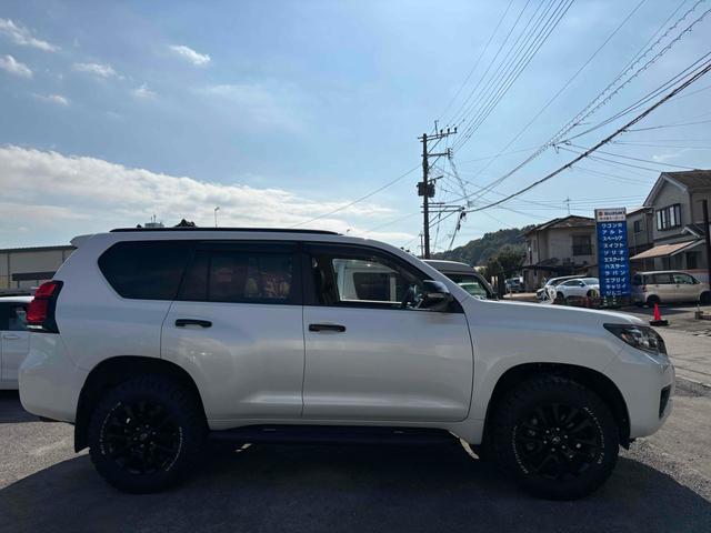 ランドクルーザープラド ＴＸ　Ｌパッケージ　７０ｔｈアニバーサリーリミテッド　４ＷＤ　ドライブレコーダー　ＥＴＣ　バックカメラ　クリアランスソナー　オートクルーズコントロール　パワーシート　衝突被害軽減システム　サンルーフ　ＴＶ　オートマチックハイビーム　ＬＥＤヘッドランプ（32枚目）
