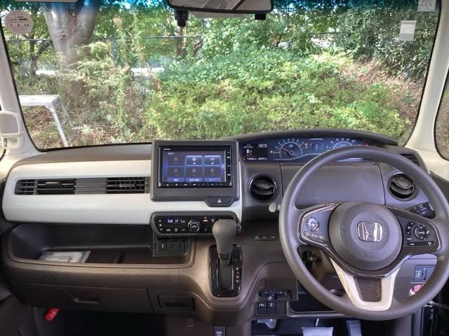Ｎ－ＢＯＸ Ｌ　純正ナビ　片側電動スライドドア　リアカメラ　衝突回避支援ブレーキ　Ｉ－ＳＴＯＰ　ドラレコ付　ＰＷ　パワステ　Ｓヒーター　スマ－トキ－　Ｂカメ　横滑り防止　ＥＴＣ車載器　ＬＥＤライト　エアコン付き（3枚目）