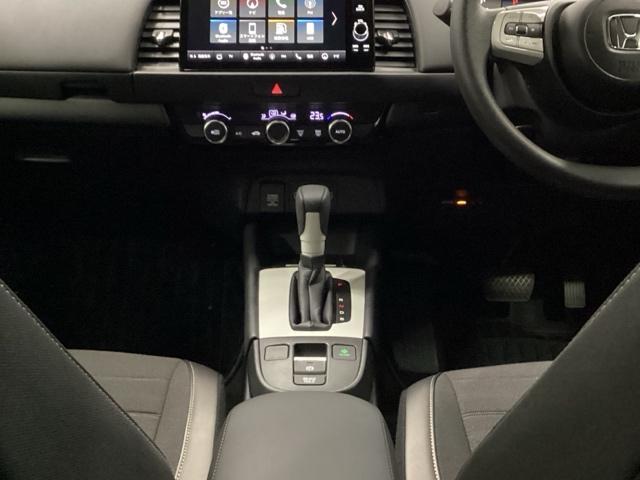 フィット e:HEVクロスター メモリーナビ ETC リアカメラ 衝突回避システム フルオートエアコン 前後センサー LEDランプ エアバッグ サイドエアバック 地デジ オートクルーズコントロール VSA バックカメラ USB(28枚目)