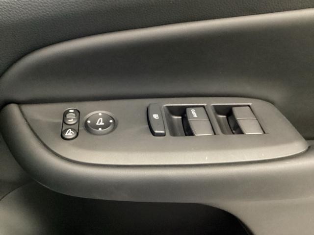 フィット e:HEVクロスター メモリーナビ ETC リアカメラ 衝突回避システム フルオートエアコン 前後センサー LEDランプ エアバッグ サイドエアバック 地デジ オートクルーズコントロール VSA バックカメラ USB(33枚目)