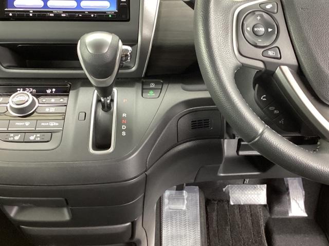 フリード G・ホンダセンシング メモリーナビ ETC リアカメラ Fセグ 追突被害軽減ブレーキ iストップ Wエアバッグ パワーウィンドウ アクティブクルーズコントロール スマートキ カラーバックモニター 整備点検記録簿 VSA(14枚目)