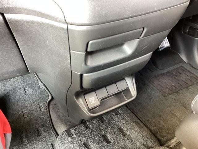 フリードハイブリッド ハイブリッド・EX 純正ナビ フルセグ リアカメラ シ-トヒ-タ- リヤカメラ LEDライト フルオートエアコン ABS ドラレコ付 DVD再生可 ウォークスルー サイドエアバッグ キーフリー アイドリングストップ(45枚目)