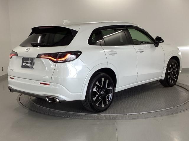 ＺＲ－Ｖ Ｚ　ナビ　ＢＯＳＥプレミアムサウンドシステム　Ｄレコ　盗難防止システム　インテリキー　カーテンエアバック　地デジ　ＶＳＡ　Ｂカメラ　クルコン　ＵＳＢ　エアコン　ターボ　本革シ－ト　クリアランスソナー（8枚目）