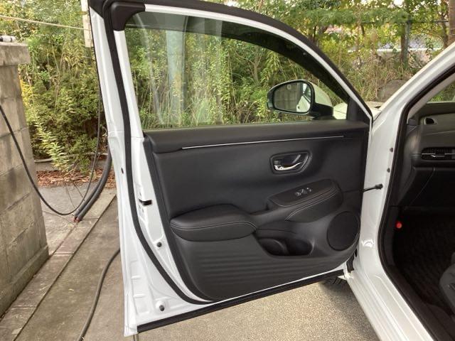 ＺＲ－Ｖ Ｚ　ナビ　ＢＯＳＥプレミアムサウンドシステム　Ｄレコ　盗難防止システム　インテリキー　カーテンエアバック　地デジ　ＶＳＡ　Ｂカメラ　クルコン　ＵＳＢ　エアコン　ターボ　本革シ－ト　クリアランスソナー（37枚目）