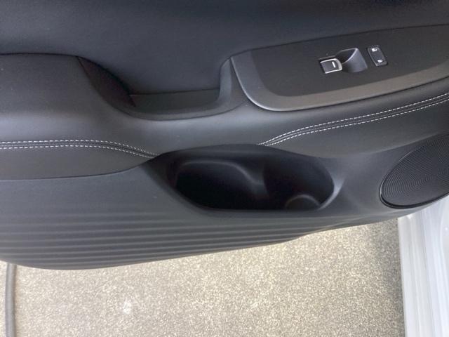 ＺＲ－Ｖ Ｚ　ナビ　ＢＯＳＥプレミアムサウンドシステム　Ｄレコ　盗難防止システム　インテリキー　カーテンエアバック　地デジ　ＶＳＡ　Ｂカメラ　クルコン　ＵＳＢ　エアコン　ターボ　本革シ－ト　クリアランスソナー（39枚目）