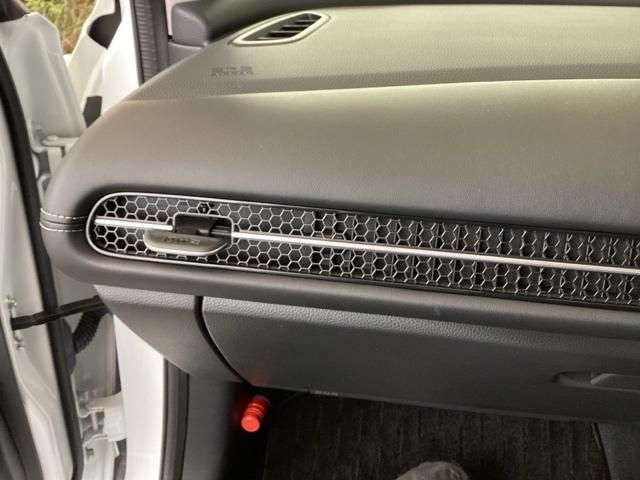 ＺＲ－Ｖ Ｚ　ナビ　ＢＯＳＥプレミアムサウンドシステム　Ｄレコ　盗難防止システム　インテリキー　カーテンエアバック　地デジ　ＶＳＡ　Ｂカメラ　クルコン　ＵＳＢ　エアコン　ターボ　本革シ－ト　クリアランスソナー（43枚目）