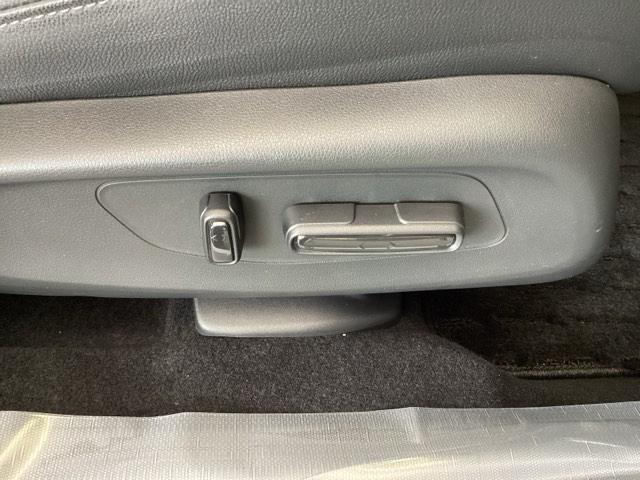 ＺＲ－Ｖ Ｚ　ナビ　ＢＯＳＥプレミアムサウンドシステム　Ｄレコ　盗難防止システム　インテリキー　カーテンエアバック　地デジ　ＶＳＡ　Ｂカメラ　クルコン　ＵＳＢ　エアコン　ターボ　本革シ－ト　クリアランスソナー（49枚目）