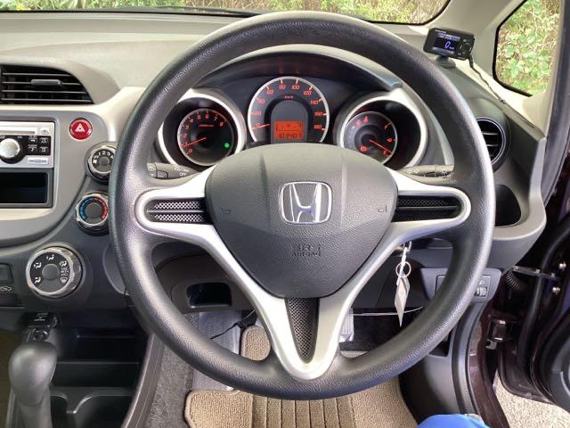 操作しやすいステアリングホイールです！