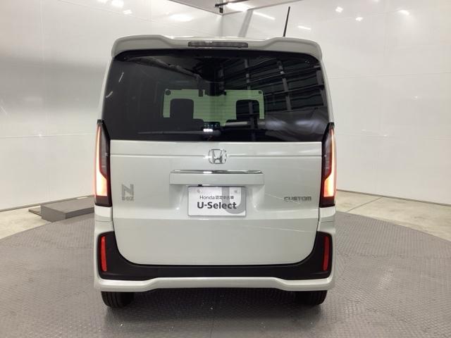 Ｎ－ＢＯＸカスタム ベースグレード　純正ナビ　フルセグ　リアカメラ　ＵＳＢ接続　ＣＭＢＳ　Ｄレコ　ベンチシート　オートエアコン　スマートキ　ＬＥＤ　盗難防止装置　クルコン　ＥＴＣ　バックカメラ　パワーステアリング　エアバッグ　ＥＳＣ（9枚目）