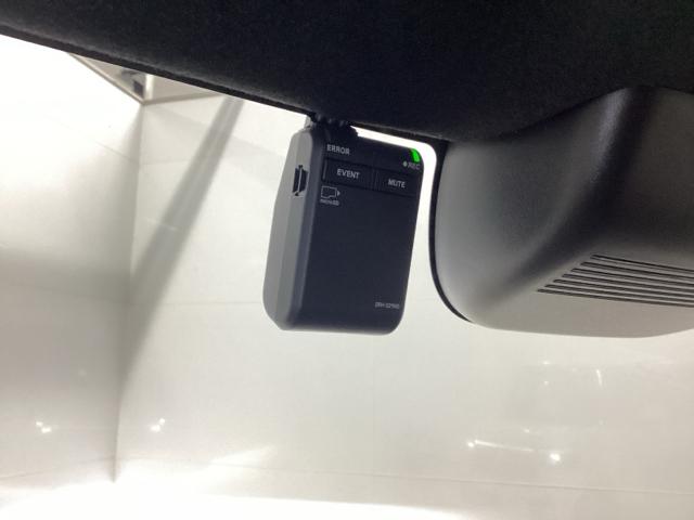 Ｎ－ＢＯＸカスタム ベースグレード　純正ナビ　フルセグ　リアカメラ　ＵＳＢ接続　ＣＭＢＳ　Ｄレコ　ベンチシート　オートエアコン　スマートキ　ＬＥＤ　盗難防止装置　クルコン　ＥＴＣ　バックカメラ　パワーステアリング　エアバッグ　ＥＳＣ（12枚目）