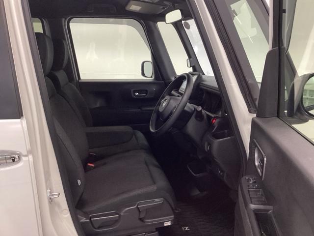 Ｎ－ＢＯＸカスタム ベースグレード　純正ナビ　フルセグ　リアカメラ　ＵＳＢ接続　ＣＭＢＳ　Ｄレコ　ベンチシート　オートエアコン　スマートキ　ＬＥＤ　盗難防止装置　クルコン　ＥＴＣ　バックカメラ　パワーステアリング　エアバッグ　ＥＳＣ（19枚目）