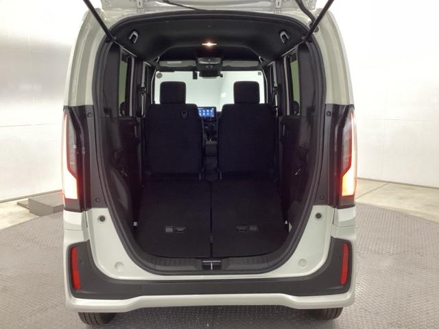 Ｎ－ＢＯＸカスタム ベースグレード　純正ナビ　フルセグ　リアカメラ　ＵＳＢ接続　ＣＭＢＳ　Ｄレコ　ベンチシート　オートエアコン　スマートキ　ＬＥＤ　盗難防止装置　クルコン　ＥＴＣ　バックカメラ　パワーステアリング　エアバッグ　ＥＳＣ（21枚目）