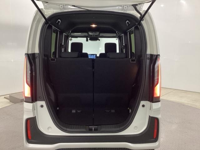 Ｎ－ＢＯＸカスタム ベースグレード　純正ナビ　フルセグ　リアカメラ　ＵＳＢ接続　ＣＭＢＳ　Ｄレコ　ベンチシート　オートエアコン　スマートキ　ＬＥＤ　盗難防止装置　クルコン　ＥＴＣ　バックカメラ　パワーステアリング　エアバッグ　ＥＳＣ（22枚目）