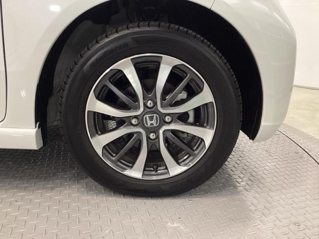 Ｎ－ＢＯＸカスタム ベースグレード　純正ナビ　フルセグ　リアカメラ　ＵＳＢ接続　ＣＭＢＳ　Ｄレコ　ベンチシート　オートエアコン　スマートキ　ＬＥＤ　盗難防止装置　クルコン　ＥＴＣ　バックカメラ　パワーステアリング　エアバッグ　ＥＳＣ（25枚目）