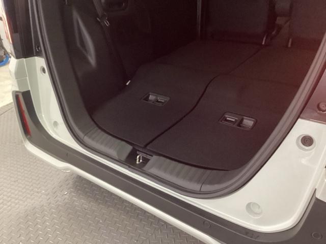 Ｎ－ＢＯＸカスタム ベースグレード　純正ナビ　フルセグ　リアカメラ　ＵＳＢ接続　ＣＭＢＳ　Ｄレコ　ベンチシート　オートエアコン　スマートキ　ＬＥＤ　盗難防止装置　クルコン　ＥＴＣ　バックカメラ　パワーステアリング　エアバッグ　ＥＳＣ（38枚目）