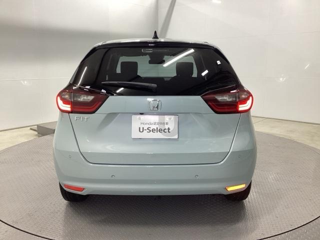 フィット ホーム　純正ナビ　フルセグ　リアカメラ　衝突軽減　ソナー　ＵＳＢ接続　ＡＡＣ　横滑り防止機能　サイドエアバック　オートライト　ＬＥＤライト　クルーズコントロール　パワーウィンドウ　スマキー　ＤＶＤ　ナビＴＶ（9枚目）