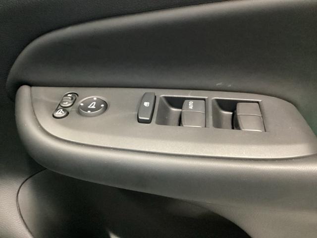 フィット ホーム　純正ナビ　フルセグ　リアカメラ　衝突軽減　ソナー　ＵＳＢ接続　ＡＡＣ　横滑り防止機能　サイドエアバック　オートライト　ＬＥＤライト　クルーズコントロール　パワーウィンドウ　スマキー　ＤＶＤ　ナビＴＶ（33枚目）