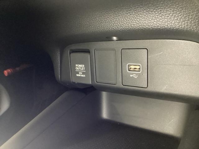 フィット ホーム　純正ナビ　フルセグ　リアカメラ　衝突軽減　ソナー　ＵＳＢ接続　ＡＡＣ　横滑り防止機能　サイドエアバック　オートライト　ＬＥＤライト　クルーズコントロール　パワーウィンドウ　スマキー　ＤＶＤ　ナビＴＶ（35枚目）