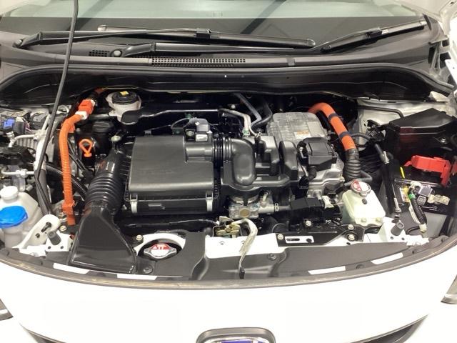 フィット ｅ：ＨＥＶベーシック　純正ＣＤチューナー　オートエアコン　カーテンエアバッグ　ＣＭＢＳ　セキュリティアラーム　アイドリングストップ　スマートキー　ドラレコ　ＬＥＤヘッド　パワーウインドウ　ＥＴＣ車載器　クルーズコントロール（19枚目）