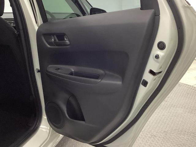 フィット ｅ：ＨＥＶベーシック　純正ＣＤチューナー　オートエアコン　カーテンエアバッグ　ＣＭＢＳ　セキュリティアラーム　アイドリングストップ　スマートキー　ドラレコ　ＬＥＤヘッド　パワーウインドウ　ＥＴＣ車載器　クルーズコントロール（30枚目）