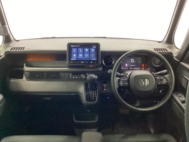 Ｎ－ＢＯＸカスタム ベースグレード　ＨｏｎｄａＣＯＮＮＥＣＴ対応純正メモリーナビ　ＵＳＢ接続　ＣＭＢＳ　Ｄレコ　ベンチシート　オートエアコン　スマートキ　ＬＥＤ　盗難防止装置　クルコン　ＥＴＣ　バックカメラ　フルセグＴＶ　エアバッグ（2枚目）
