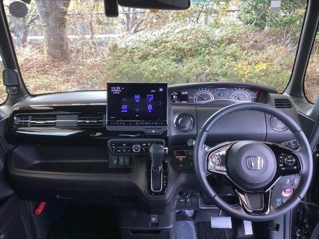 N-BOXカスタム Lターボ 純正ナビ フルセグ リアカメラ 地デジチューナー 衝突軽減ブレーキサポート LEDヘッドライ アイドリングS ターボエンジン PS カーテンエアバック シートヒータ エアバック USB AAC ABS(3枚目)