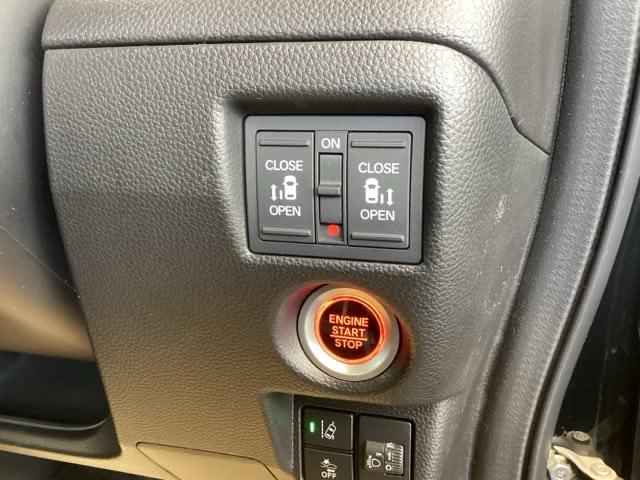 N-BOXカスタム Lターボ 純正ナビ フルセグ リアカメラ 地デジチューナー 衝突軽減ブレーキサポート LEDヘッドライ アイドリングS ターボエンジン PS カーテンエアバック シートヒータ エアバック USB AAC ABS(16枚目)