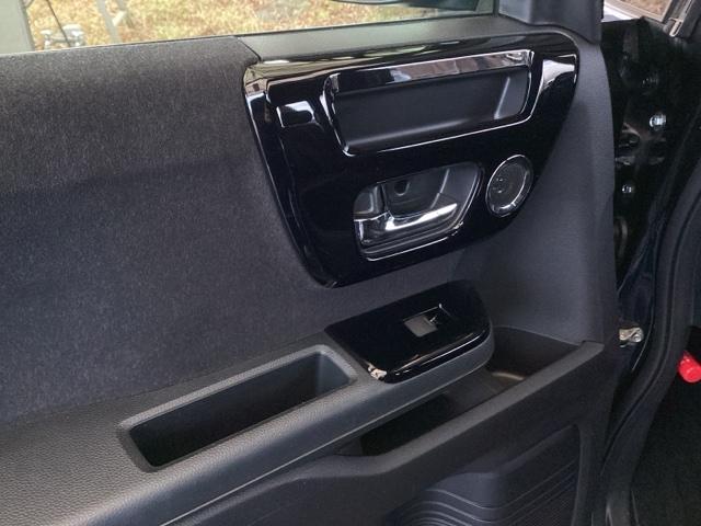 N-BOXカスタム Lターボ 純正ナビ フルセグ リアカメラ 地デジチューナー 衝突軽減ブレーキサポート LEDヘッドライ アイドリングS ターボエンジン PS カーテンエアバック シートヒータ エアバック USB AAC ABS(39枚目)