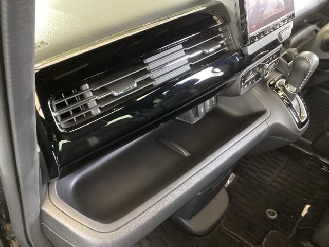 N-BOXカスタム Lターボ 純正ナビ フルセグ リアカメラ 地デジチューナー 衝突軽減ブレーキサポート LEDヘッドライ アイドリングS ターボエンジン PS カーテンエアバック シートヒータ エアバック USB AAC ABS(44枚目)